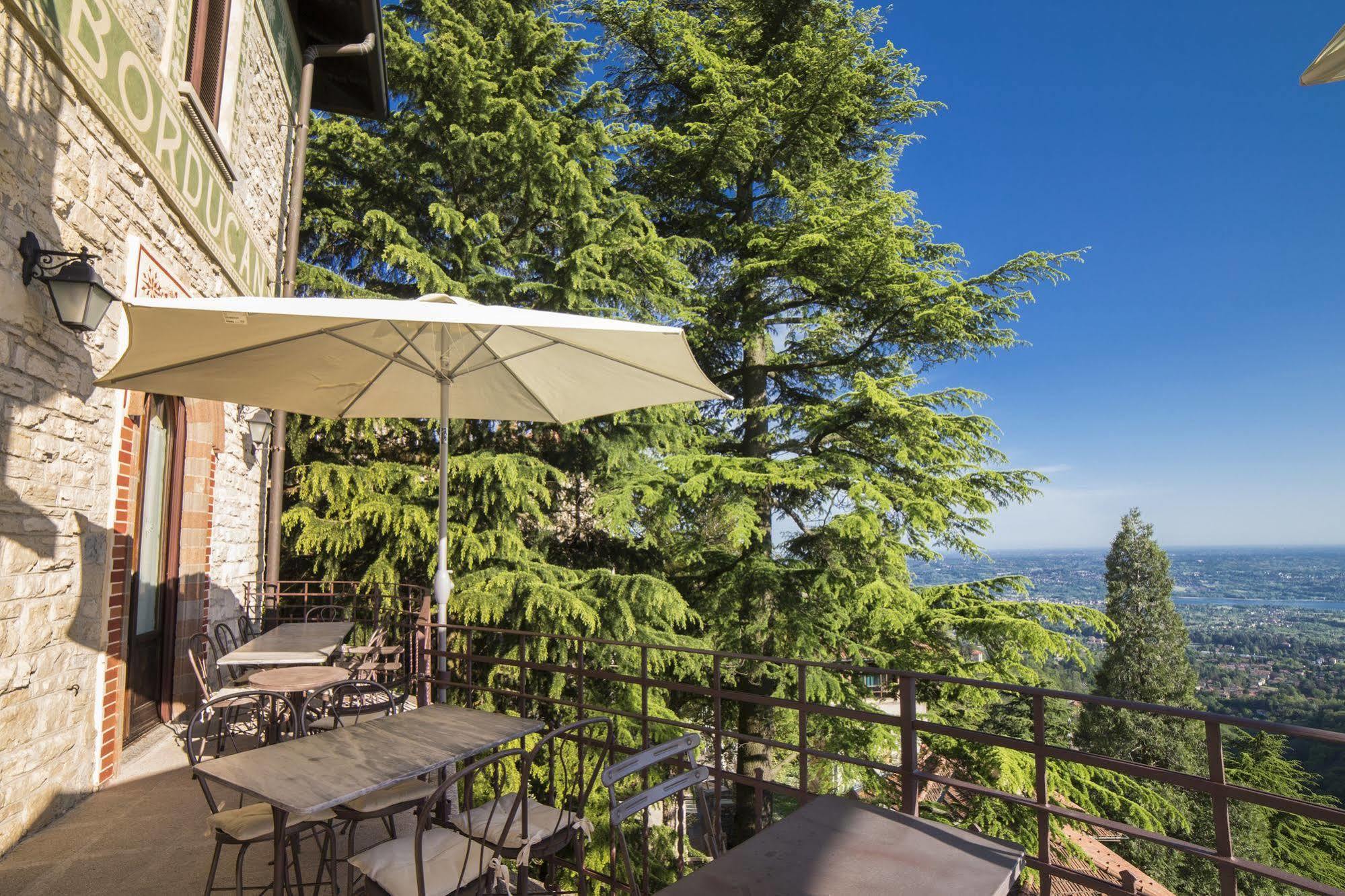 Al Borducan Romantic Hotel - Adults Only Varese Exterior foto